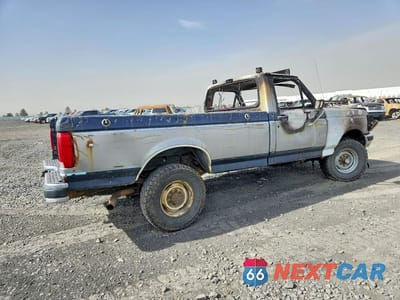 Trzecie zdjęcie samochodu z tyłu: 1990 FORD F250 VIN:1FTHF26H3LPA76673 - miniatura