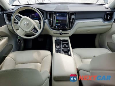 Zdjęcie 8 z 13 samochodu: 2023 VOLVO XC60 ULTIMATE VIN:YV4L12DV2P1218504 - miniatura