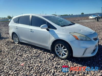 Czwarte zdjęcie samochodu z boku: 2014 TOYOTA PRIUS V FIVE VIN:JTDZN3EU8E3322400 - miniatura