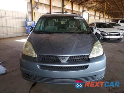 Piąte zdjęcie samochodu w środku: 2004 TOYOTA SIENNA LE 7 PASSENGER VIN:5TDZA23C14S130409 - miniatura