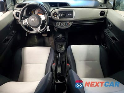 Zdjęcie 8 z 12 samochodu: 2012 TOYOTA YARIS VIN:JTDKTUD3XCD511403 - miniatura