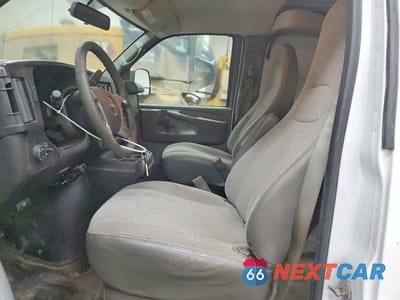 Zdjęcie 7 z 12 samochodu: 2015 GMC SAVANA G2500 VIN:1GTW7FCG2F1228571 - miniatura