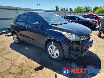 Czwarte zdjęcie samochodu z boku: 2017 CHEVROLET TRAX LS VIN:3GNCJKSB9HL177561 - miniatura