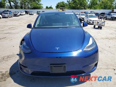 Piąte zdjęcie samochodu w środku: 2022 TESLA MODEL Y VIN:7SAYGDEF8NF405411 - miniatura