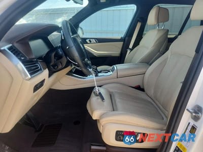Zdjęcie 7 z 12 samochodu: 2019 BMW X5 XDRIVE40I VIN:5UXCR6C57KLL51808 - miniatura