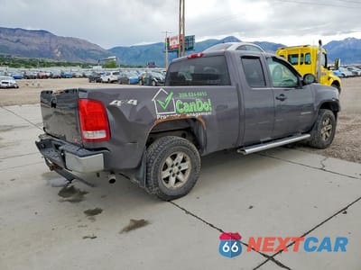 Trzecie zdjęcie samochodu z tyłu: 2010 GMC SIERRA K1500 SLE VIN:1GTSKVE33AZ129866 - miniatura