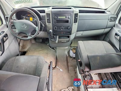Zdjęcie 8 z 13 samochodu: 2011 MERCEDES-BENZ SPRINTER 2500 VIN:WD3PE8CC1B5531728 - miniatura