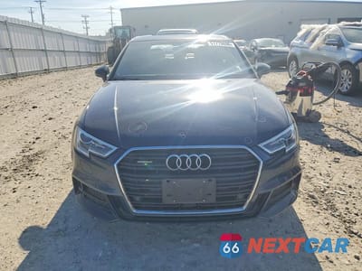 Piąte zdjęcie samochodu w środku: 2018 AUDI A3 PREMIUM PLUS VIN:WAUJ8GFF4J1057988 - miniatura