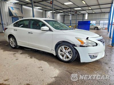 Czwarte zdjęcie samochodu z boku: 2015 NISSAN ALTIMA 2.5 SV VIN:1N4AL3AP2FC423605 - miniatura