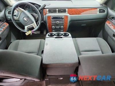 Zdjęcie 8 z 14 samochodu: 2013 CHEVROLET SUBURBAN C1500 LS VIN:1GNSCHE03DR376840 - miniatura