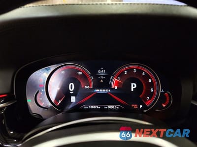 Zdjęcie 9 z 12 samochodu: 2018 BMW M550I VIN:WBAJB9C52JB035796 - miniatura