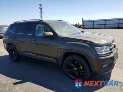 Czwarte zdjęcie samochodu z boku: 2019 VOLKSWAGEN ATLAS SE VIN:1V2WR2CA7KC561781 - miniatura
