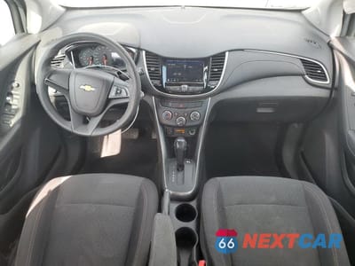 Zdjęcie 8 z 14 samochodu: 2018 CHEVROLET TRAX LS VIN:3GNCJKSB9JL305920 - miniatura