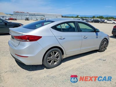 Trzecie zdjęcie samochodu z tyłu: 2018 HYUNDAI ELANTRA SEL VIN:5NPD84LF4JH347109 - miniatura