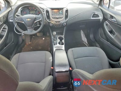 Zdjęcie 8 z 12 samochodu: 2017 CHEVROLET CRUZE LT VIN:1G1BE5SM2H7216015 - miniatura
