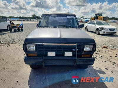 Piąte zdjęcie samochodu w środku: 1988 FORD BRONCO II VIN:1FMCU14T1JUB89081 - miniatura