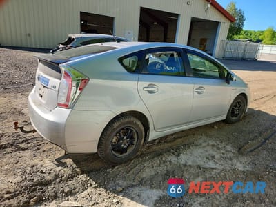 Trzecie zdjęcie samochodu z tyłu: 2015 TOYOTA PRIUS TWO VIN:JTDKN3DU0F1875901 - miniatura