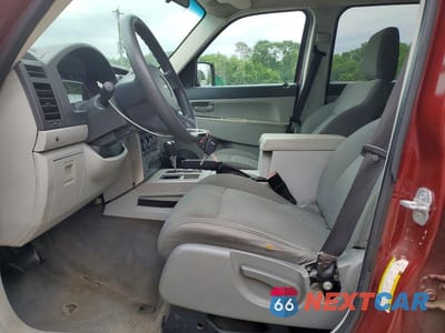 Zdjęcie 7 z 13 samochodu: 2008 JEEP LIBERTY SPORT VIN:1J8GP28K38W158751 - miniatura