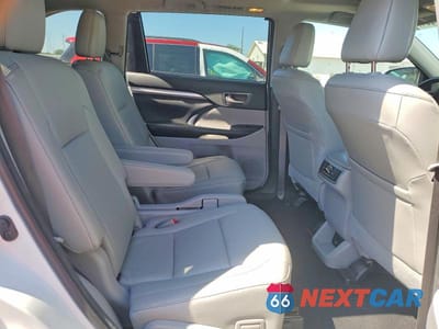Zdjęcie 11 z 13 samochodu: 2018 TOYOTA HIGHLANDER XLE VIN:5TDJZRFH3JS532451 - miniatura