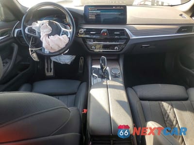 Zdjęcie 8 z 12 samochodu: 2023 BMW 530E VIN:WBA13AG01PCL44742 - miniatura