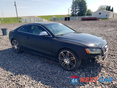 Czwarte zdjęcie samochodu z boku: 2009 AUDI S5 QUATTRO VIN:WAURV78T99A052151 - miniatura