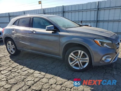 Czwarte zdjęcie samochodu z boku: 2018 MERCEDES-BENZ GLA 250 VIN:WDCTG4EB8JJ455789 - miniatura