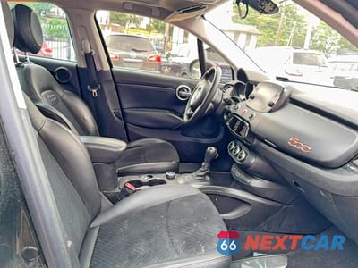 Piąte zdjęcie samochodu w środku: 2018 FIAT 500X TREKKING VIN:ZFBCFYCB9JP642932 - miniatura