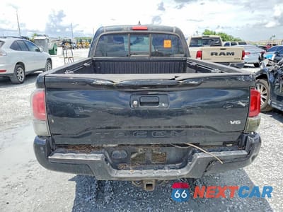 Zdjęcie 6 z 12 samochodu: 2017 TOYOTA TACOMA TRD SPORT VIN:5TFRZ5CN9HX025483 - miniatura