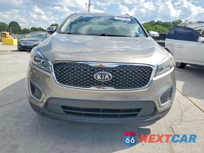 Piąte zdjęcie samochodu w środku: 2016 KIA SORENTO LX VIN:5XYPG4A35GG060998 - miniatura