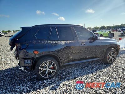 Trzecie zdjęcie samochodu z tyłu: 2026 BMW X5 XDRIVE50E VIN:5UX43EU02T9243405 - miniatura