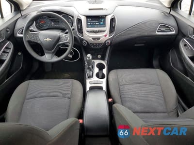 Zdjęcie 8 z 12 samochodu: 2018 CHEVROLET CRUZE LS VIN:1G1BC5SM0J7198285 - miniatura