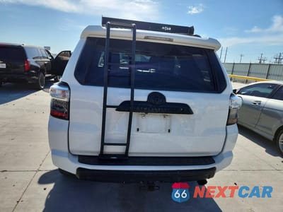 Zdjęcie 6 z 12 samochodu: 2019 TOYOTA 4RUNNER VIN:JTEBU5JR9K5660093 - miniatura
