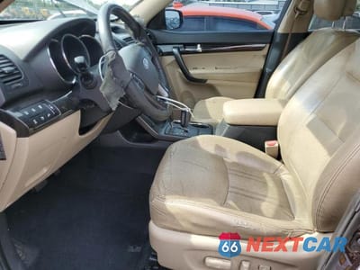 Zdjęcie 7 z 14 samochodu: 2013 KIA SORENTO EX VIN:5XYKUDA27DG327130 - miniatura