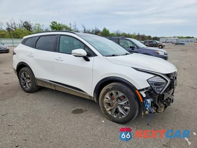 Czwarte zdjęcie samochodu z boku: 2023 KIA SPORTAGE SX PRESTIGE VIN:KNDPXCAG5P7036291 - miniatura