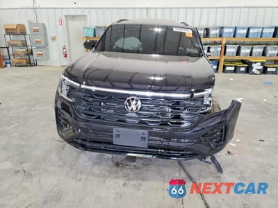 Piąte zdjęcie samochodu w środku: 2026 VOLKSWAGEN ATLAS CROSS SPORT SEL R-LINE BLACK VIN:1V2AC2CA8TC219561 - miniatura