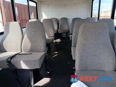 Piąte zdjęcie samochodu w środku: 2017 FORD ECONOLINE E450 SUPER DUTY CUTAWAY VAN VIN:1FDFE4FS4HDC26635 - miniatura