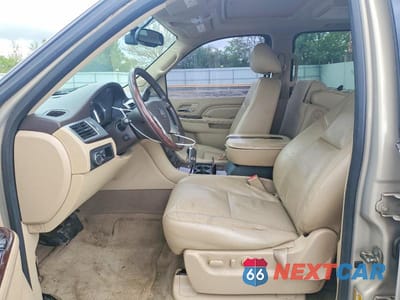 Zdjęcie 7 z 13 samochodu: 2011 CADILLAC ESCALADE ESV PREMIUM VIN:1GYS4JEF7BR372511 - miniatura