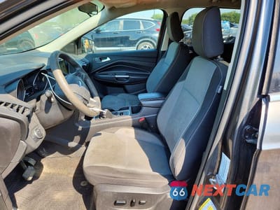 Zdjęcie 7 z 13 samochodu: 2019 FORD ESCAPE SE VIN:1FMCU9GDXKUA08452 - miniatura