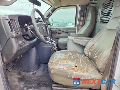 Zdjęcie 7 z 12 samochodu: 2018 CHEVROLET EXPRESS G2500 VIN:1GCWGAFGXJ1337111 - miniatura