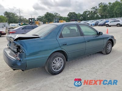 Trzecie zdjęcie samochodu z tyłu: 1998 TOYOTA CAMRY LE VIN:4T1BG22K5WU253245 - miniatura