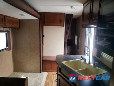 Piąte zdjęcie samochodu w środku: 2016 JAYCO JAY FLIGHT VIN:1UJBJ0BR8G17X0372 - miniatura