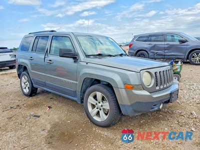 Czwarte zdjęcie samochodu z boku: 2012 JEEP PATRIOT LATITUDE VIN:1C4NJRFB7CD570171 - miniatura