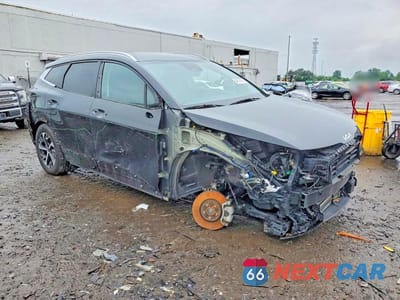 Czwarte zdjęcie samochodu z boku: 2023 KIA SPORTAGE EX VIN:KNDPVCAG0P7068023 - miniatura