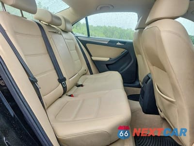 Zdjęcie 10 z 12 samochodu: 2015 VOLKSWAGEN JETTA SE VIN:3VWD17AJ2FM337593 - miniatura