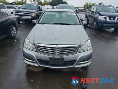 Piąte zdjęcie samochodu w środku: 2014 MERCEDES-BENZ C 300 4MATIC VIN:WDDGF8ABXEA955732 - miniatura