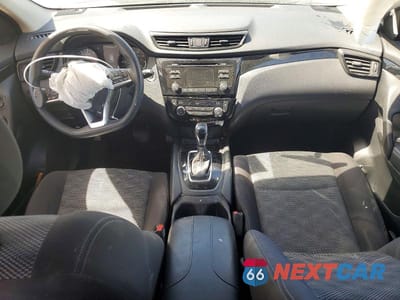 Zdjęcie 8 z 13 samochodu: 2017 NISSAN ROGUE SPORT SV VIN:JN1BJ1CP8HW002854 - miniatura