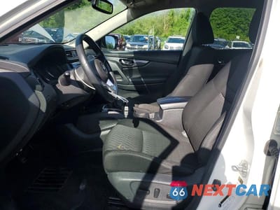 Zdjęcie 7 z 13 samochodu: 2017 NISSAN ROGUE SV VIN:KNMAT2MV7HP502598 - miniatura