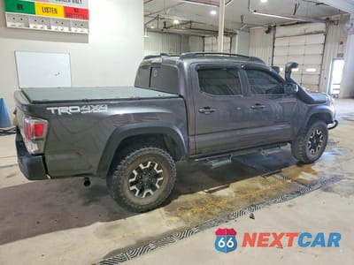 Trzecie zdjęcie samochodu z tyłu: 2020 TOYOTA TACOMA TRD OFF-ROAD VIN:3TYCZ5AN3LT005046 - miniatura