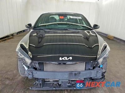 Piąte zdjęcie samochodu w środku: 2022 KIA FORTE GT LINE VIN:3KPF54AD5NE490261 - miniatura