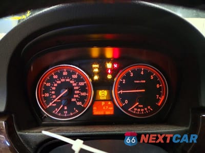 Zdjęcie 9 z 12 samochodu: 2009 BMW 328 XI VIN:WBAPK73589A452422 - miniatura